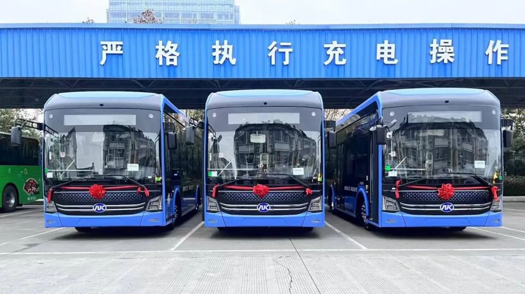 12.27喜提三辆新车.png